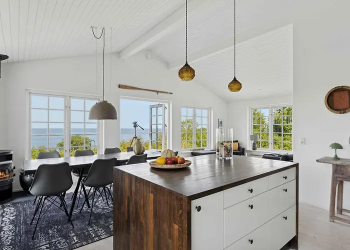 Semesterbostad Magical Sea View From Terrace To Horizon 1 Svaneke